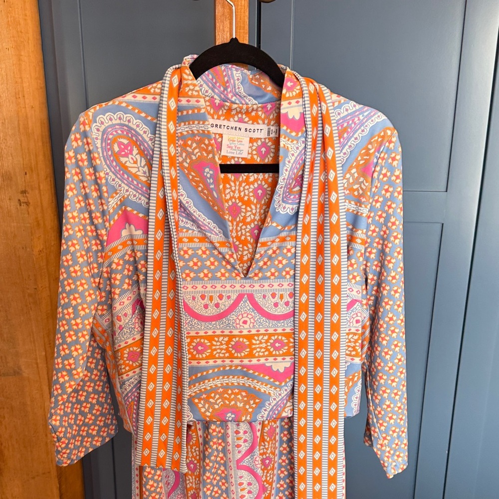 Gretchen Scott Orange Paisley Tie-Neck Blouse w Light Blue Accents NWOT